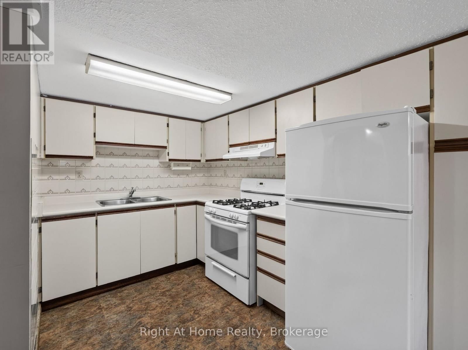 39 Benlight Crescent, Toronto, Ontario  M1H 1P4 - Photo 26 - E13509566