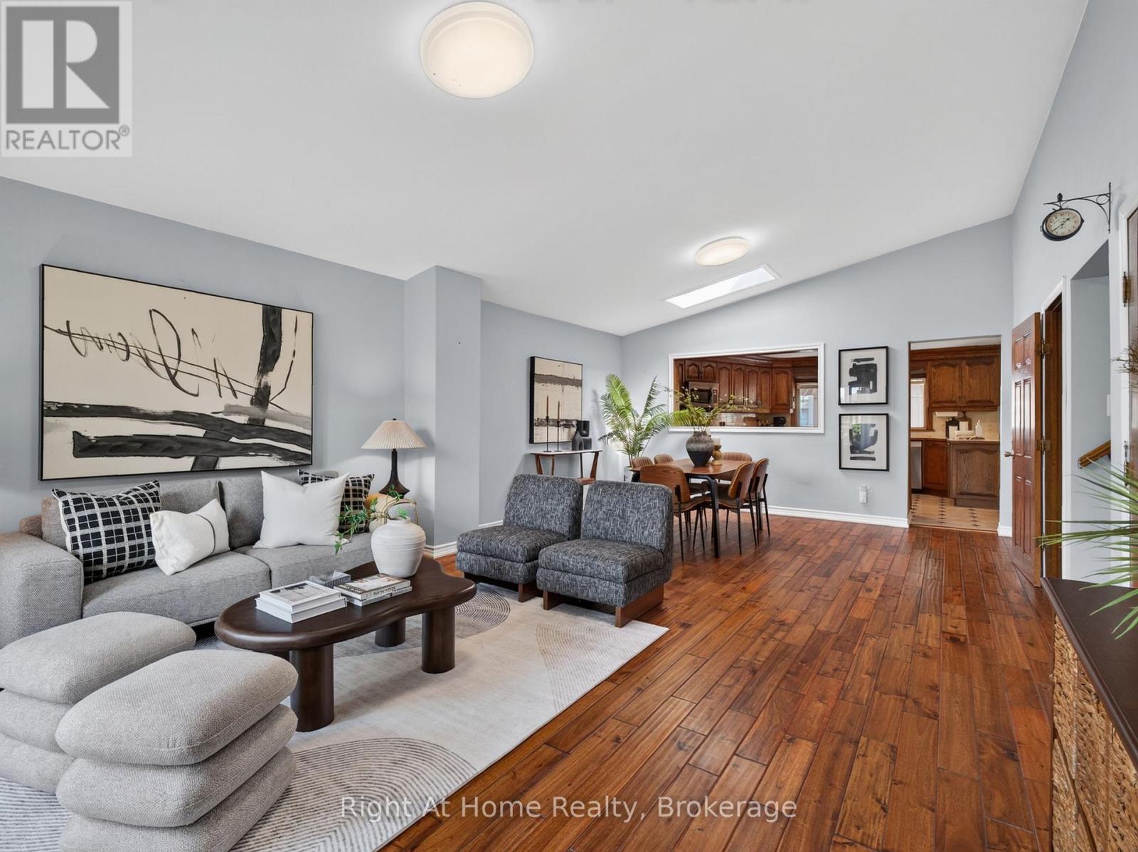 39 Benlight Crescent, Toronto, Ontario  M1H 1P4 - Photo 4 - E13509566