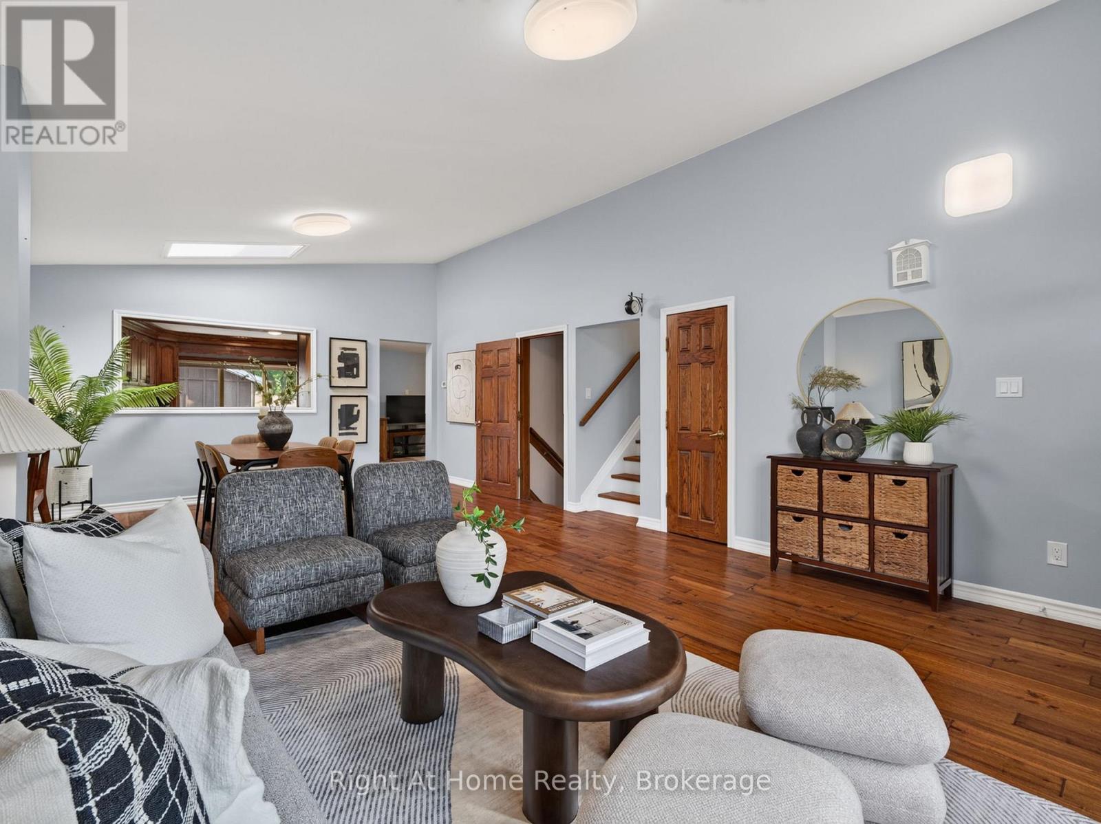 39 Benlight Crescent, Toronto, Ontario  M1H 1P4 - Photo 5 - E13509566
