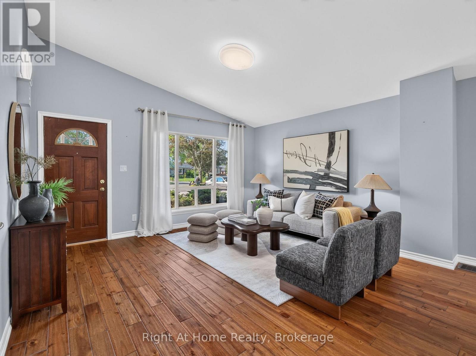 39 Benlight Crescent, Toronto, Ontario  M1H 1P4 - Photo 6 - E13509566