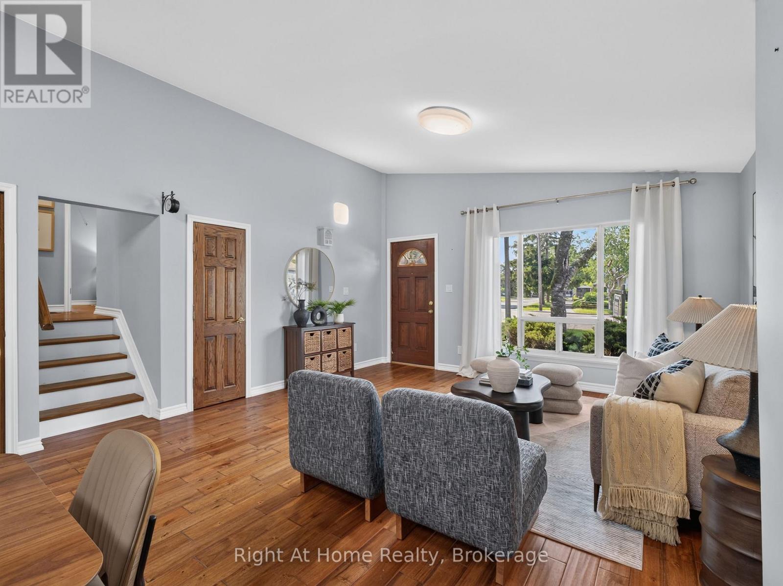 39 Benlight Crescent, Toronto, Ontario  M1H 1P4 - Photo 7 - E13509566