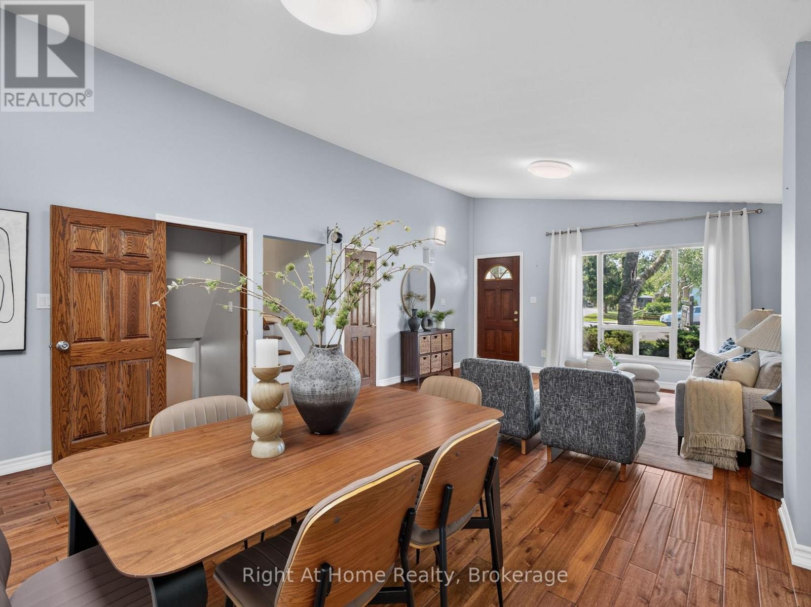39 Benlight Crescent, Toronto, Ontario  M1H 1P4 - Photo 8 - E13509566