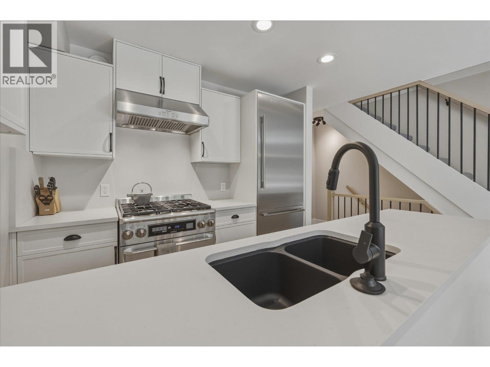 6 2014 London Lane, Whistler, British Columbia  V8E 0B6 - Photo 10 - R3141753