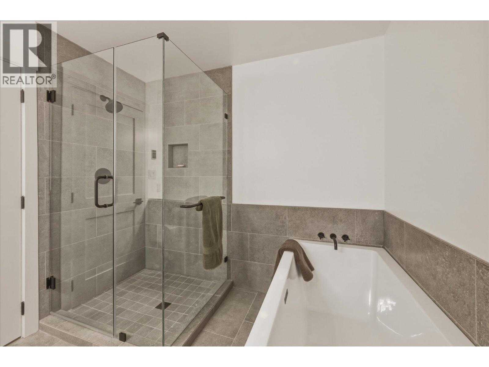6 2014 London Lane, Whistler, British Columbia  V8E 0B6 - Photo 22 - R3141753