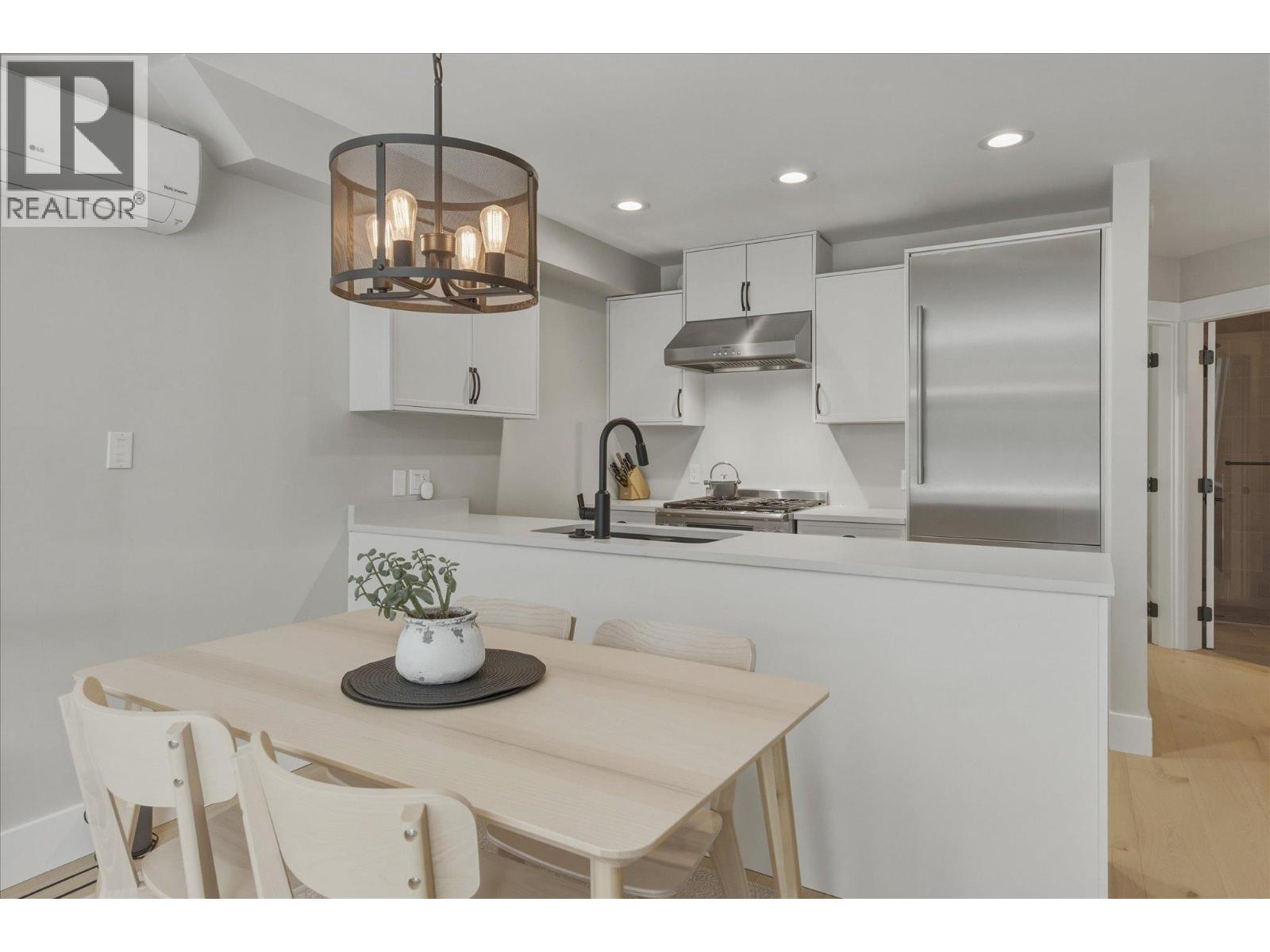 6 2014 London Lane, Whistler, British Columbia  V8E 0B6 - Photo 8 - R3141753