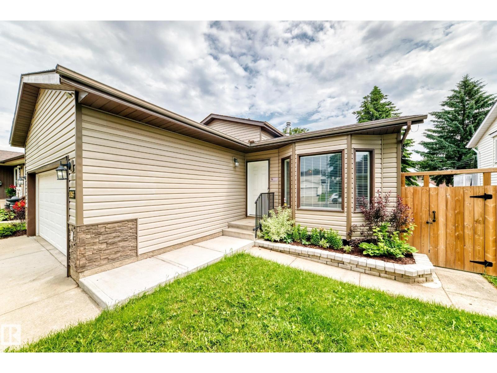 1763 48a St NW, Edmonton, Alberta  T6L 2Y2 - Photo 2 - E4496577