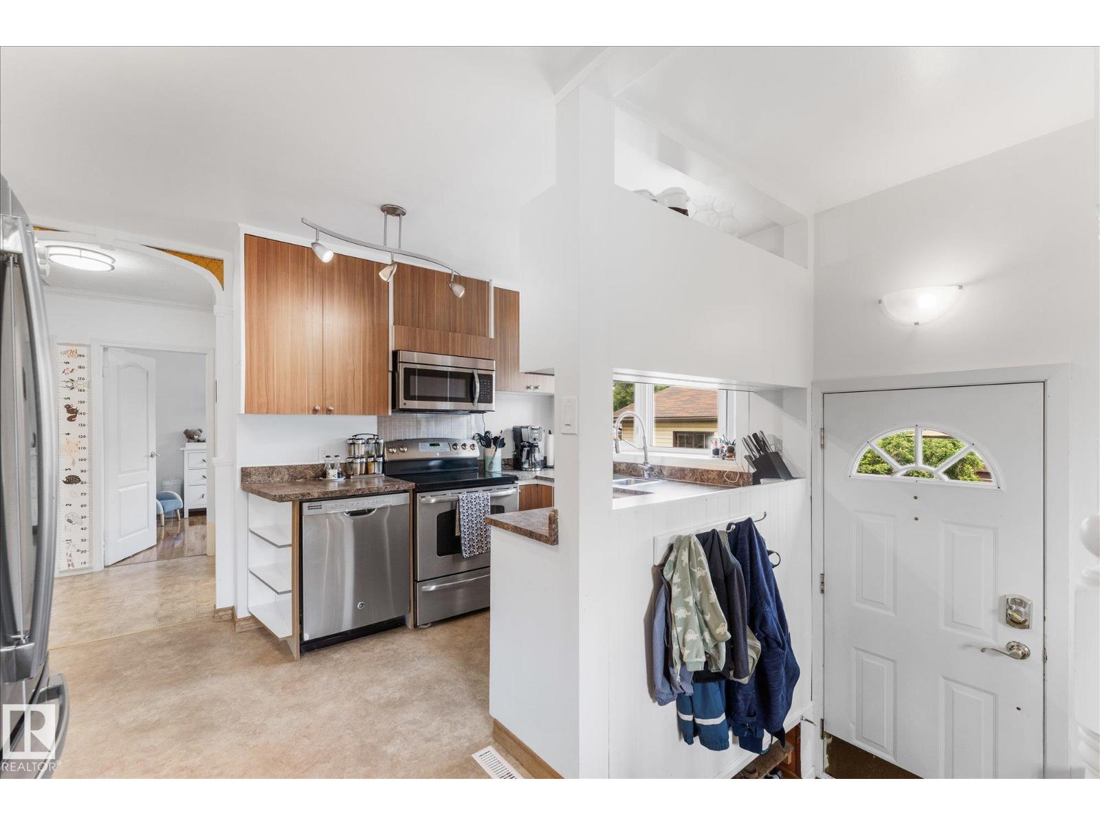 15612 83 Av NW, Edmonton, Alberta  T5R 3T7 - Photo 11 - E4496580