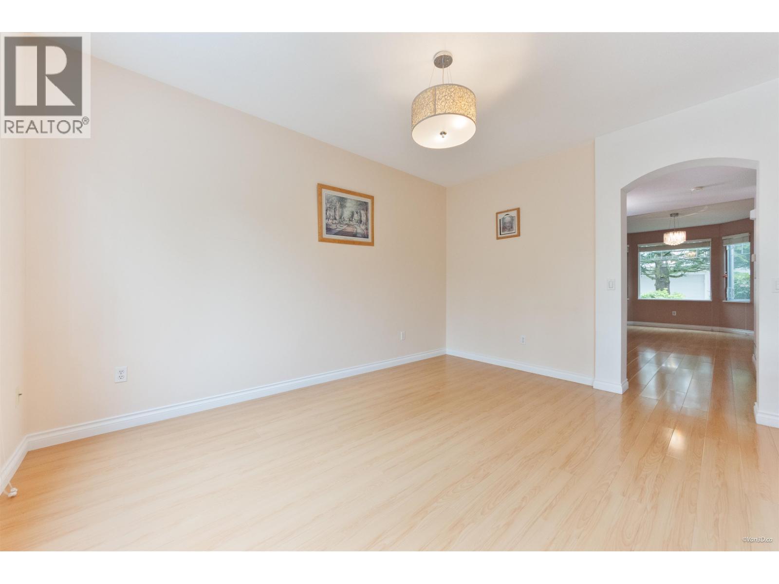 8 7500 Cumberland Street, Burnaby, British Columbia  V3N 4Z9 - Photo 4 - R3140731