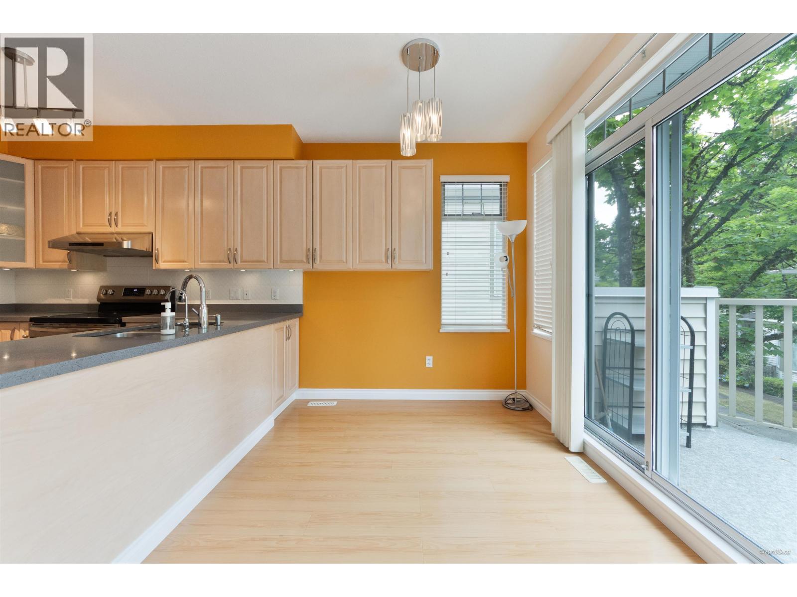 8 7500 Cumberland Street, Burnaby, British Columbia  V3N 4Z9 - Photo 5 - R3140731