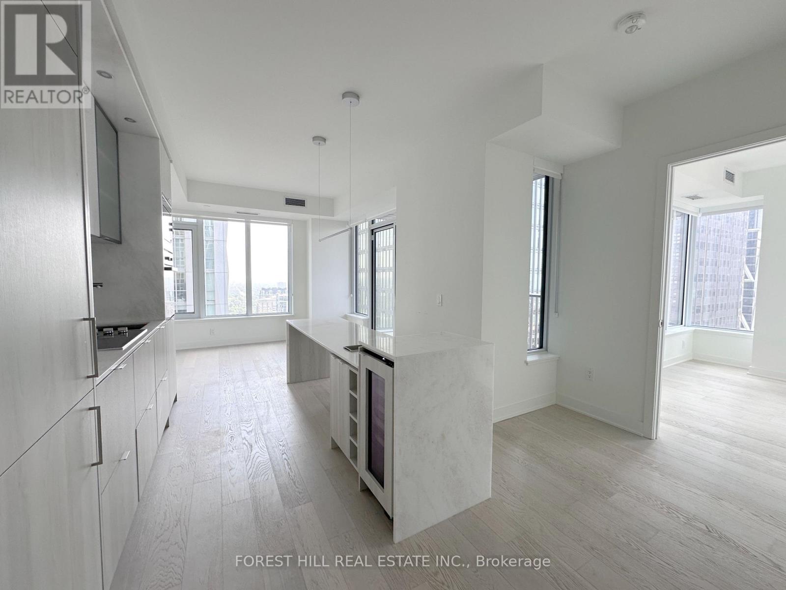 3307 - 11 YORKVILLE AVENUE, Toronto, Ontario