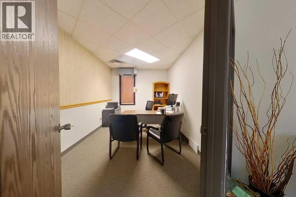 562 2 Street Se, Medicine Hat, Alberta  T1A 0C5 - Photo 14 - A2324413