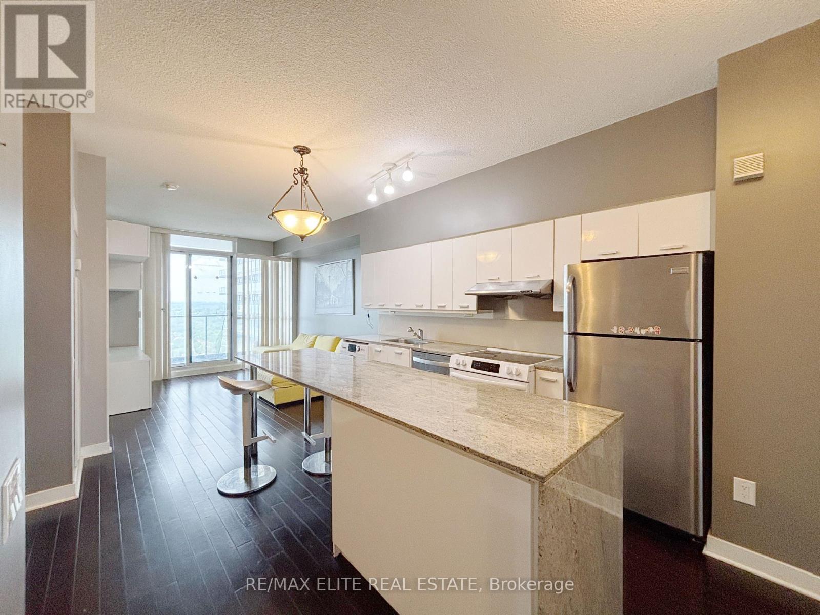 29 Singer Court, Toronto, Ontario  M2K 0B3 - Photo 2 - C13509786