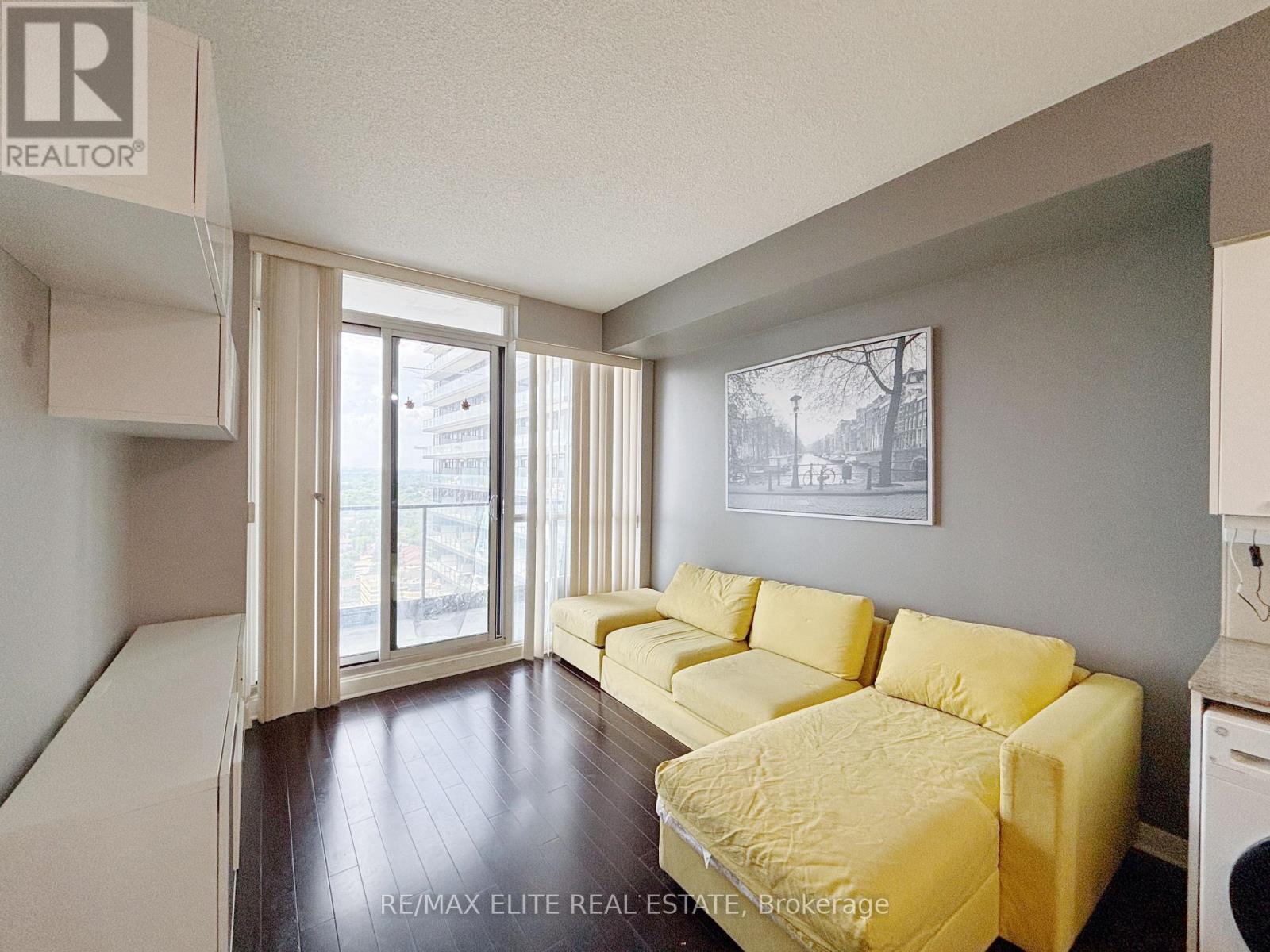 29 Singer Court, Toronto, Ontario  M2K 0B3 - Photo 5 - C13509786