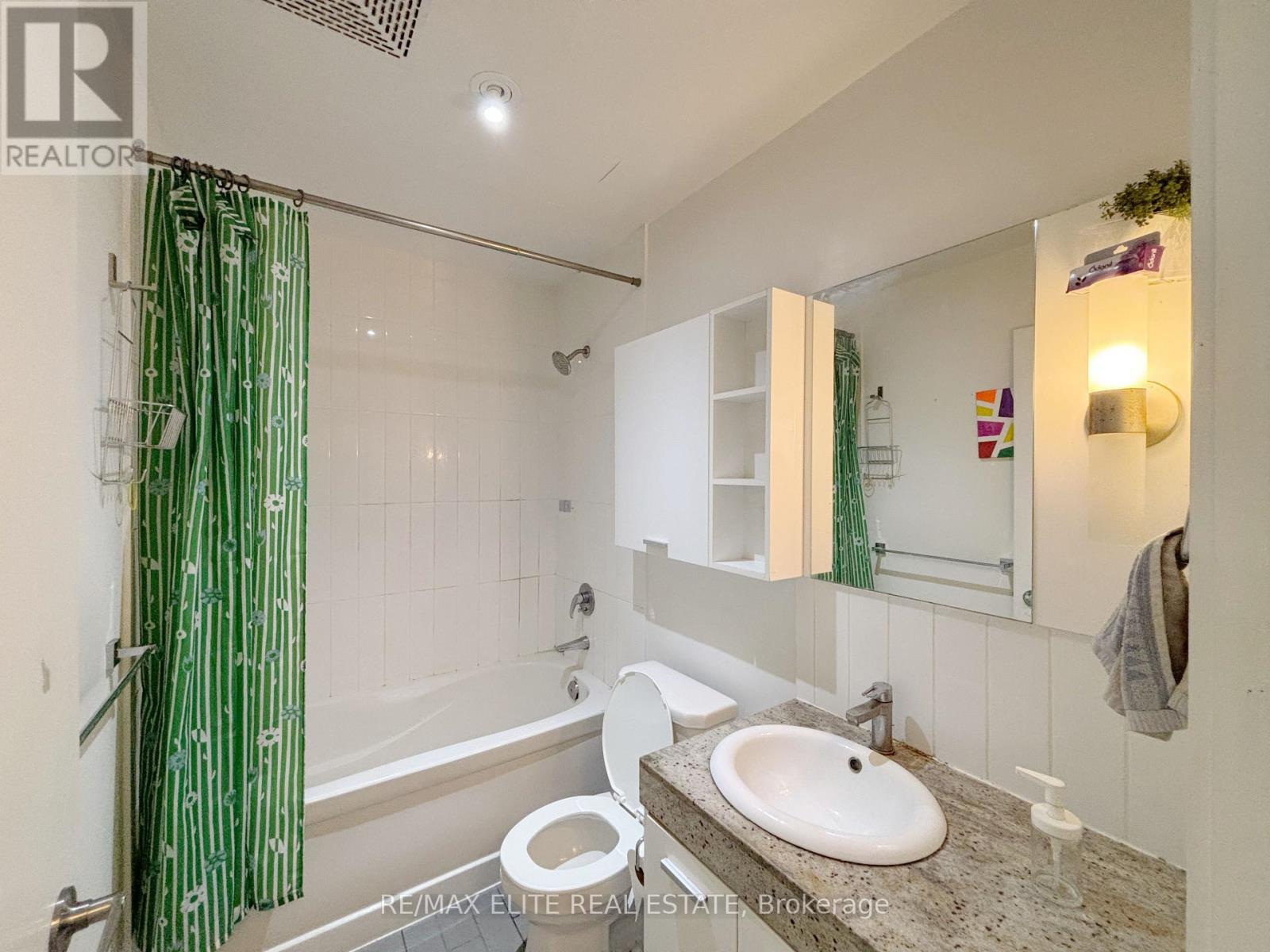 29 Singer Court, Toronto, Ontario  M2K 0B3 - Photo 10 - C13509786