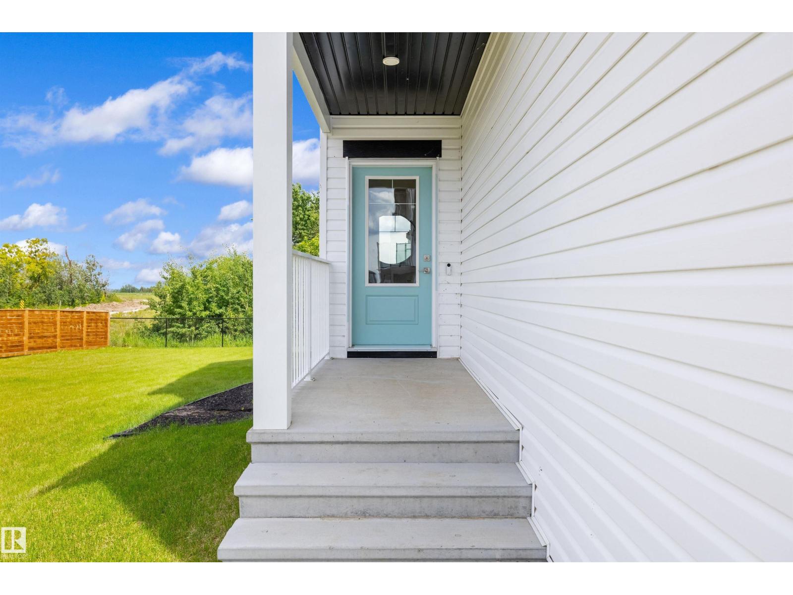 17431 7 St NE, Edmonton, Alberta  T5Y 4E7 - Photo 3 - E4496592