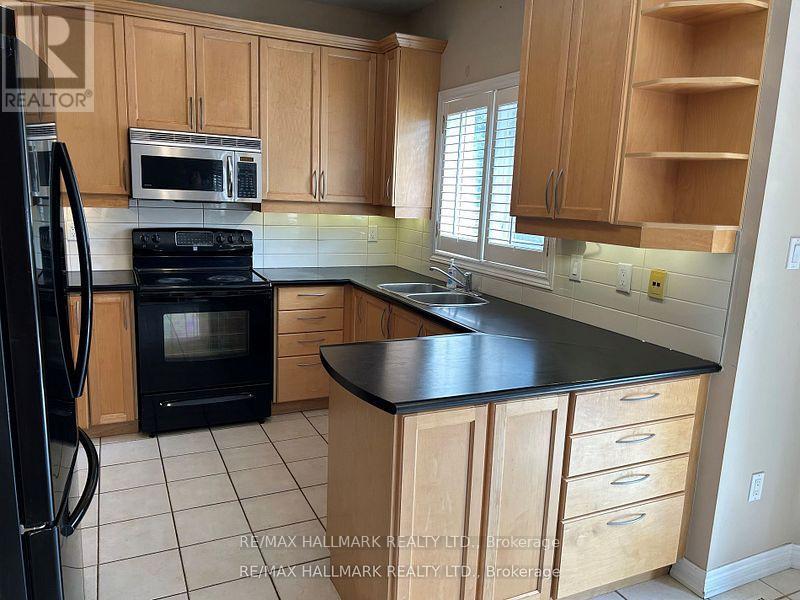 15 Magenta Street, Richmond Hill, Ontario  L4B 4H2 - Photo 5 - N13509758