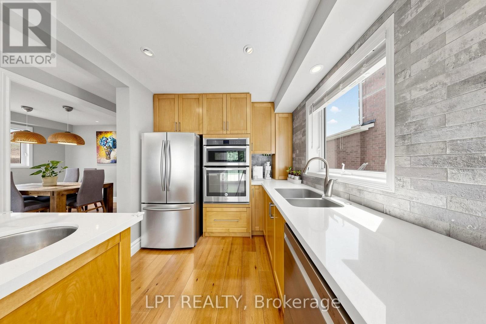 30 Pentland Crescent, Vaughan, Ontario  L6A 1T5 - Photo 3 - N13509766
