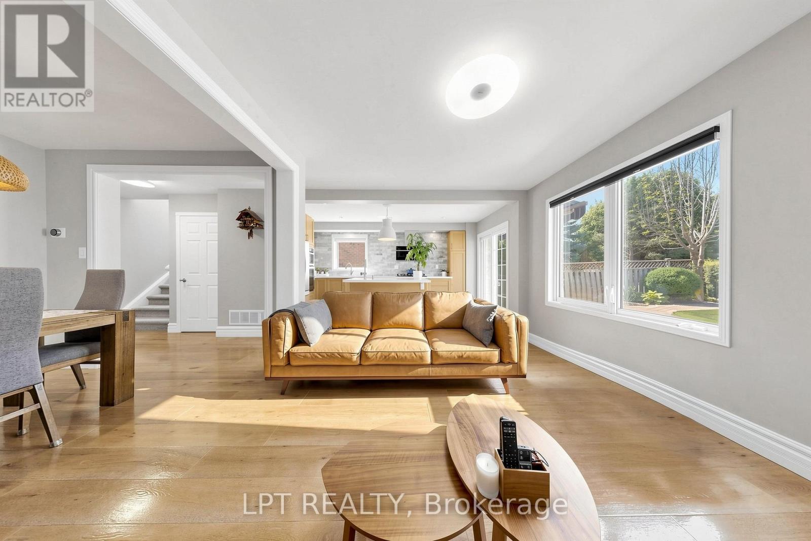 30 Pentland Crescent, Vaughan, Ontario  L6A 1T5 - Photo 4 - N13509766