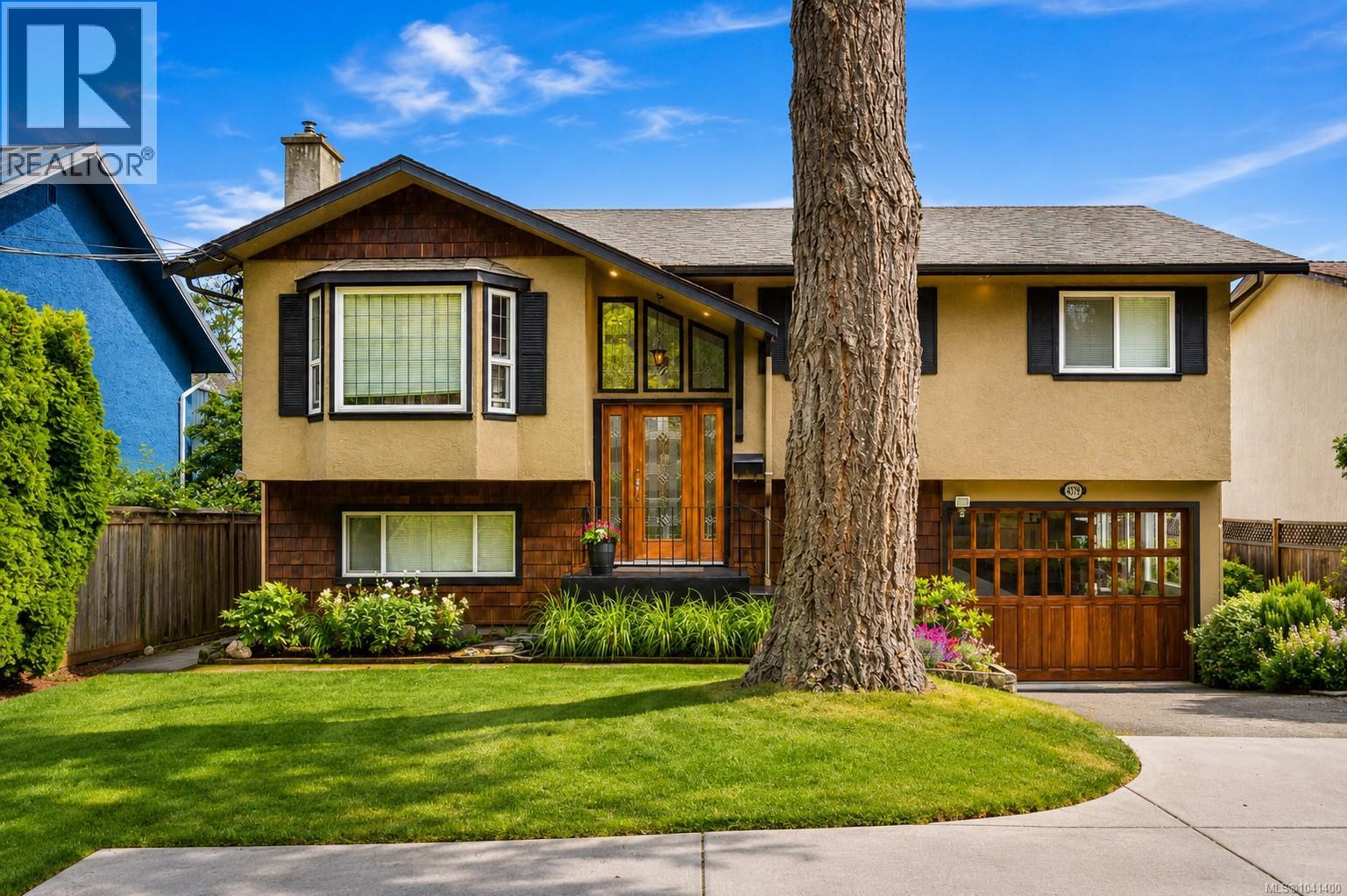 4379 Shelbourne St, Saanich