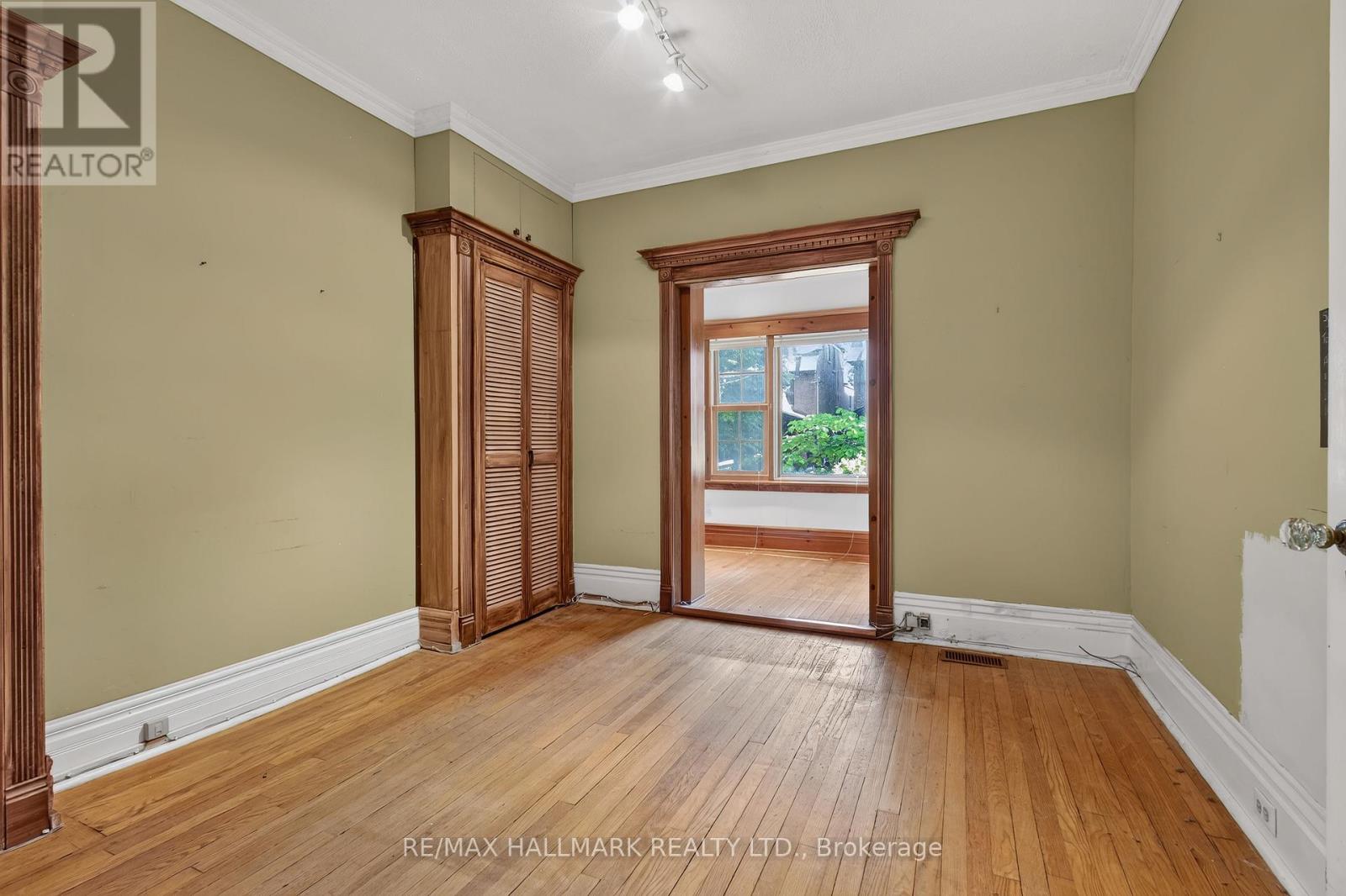 41 Dixon Avenue, Toronto, Ontario  M4L 1N4 - Photo 13 - E13509808