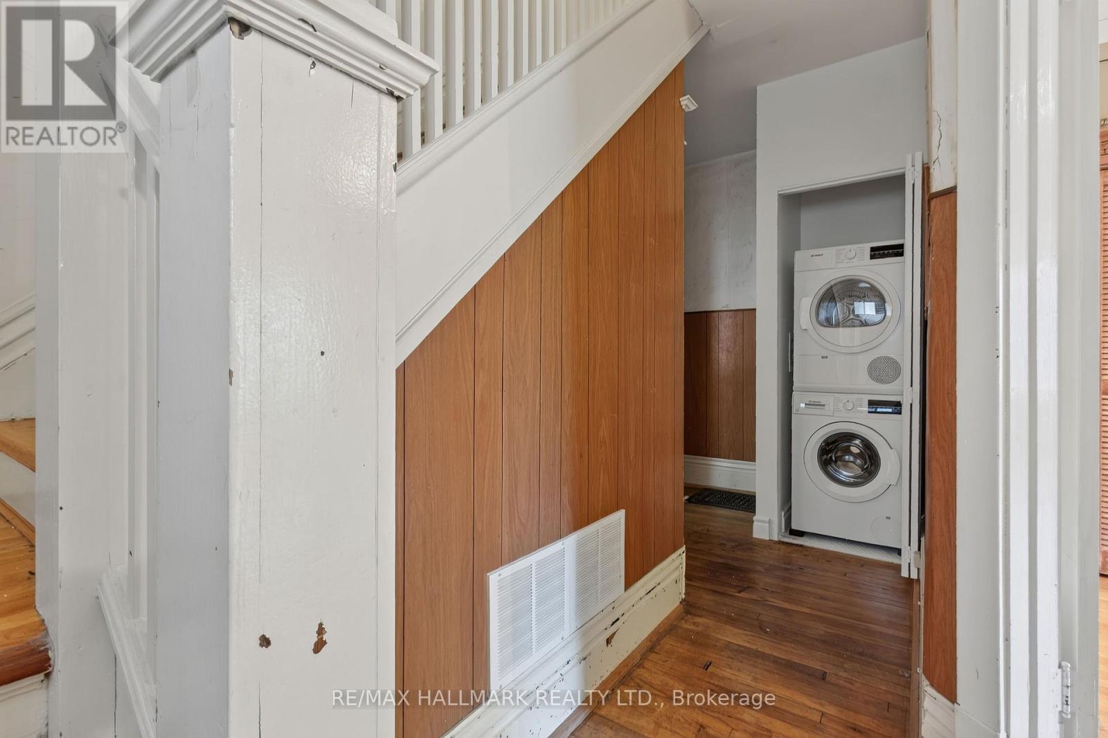 41 Dixon Avenue, Toronto, Ontario  M4L 1N4 - Photo 15 - E13509808