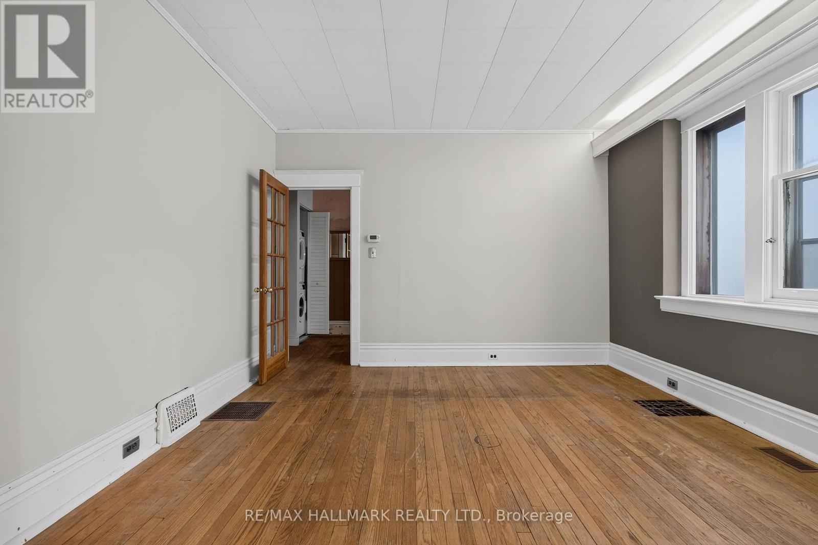 41 Dixon Avenue, Toronto, Ontario  M4L 1N4 - Photo 18 - E13509808