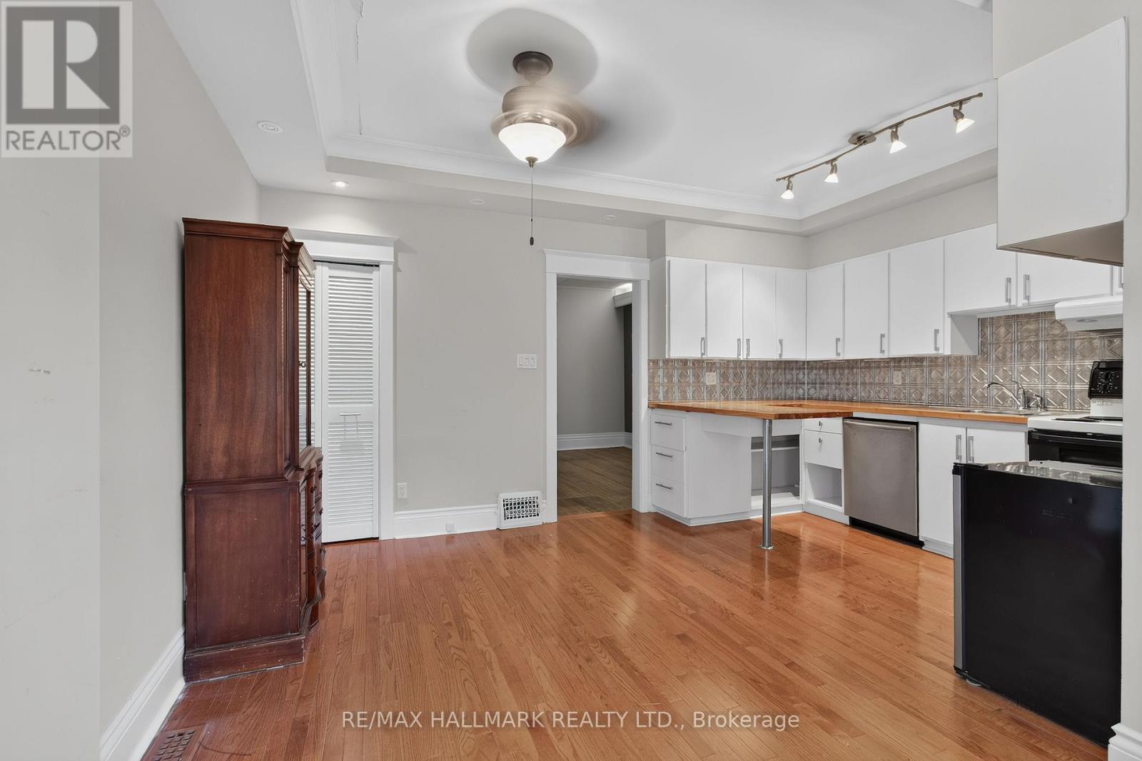 41 Dixon Avenue, Toronto, Ontario  M4L 1N4 - Photo 25 - E13509808
