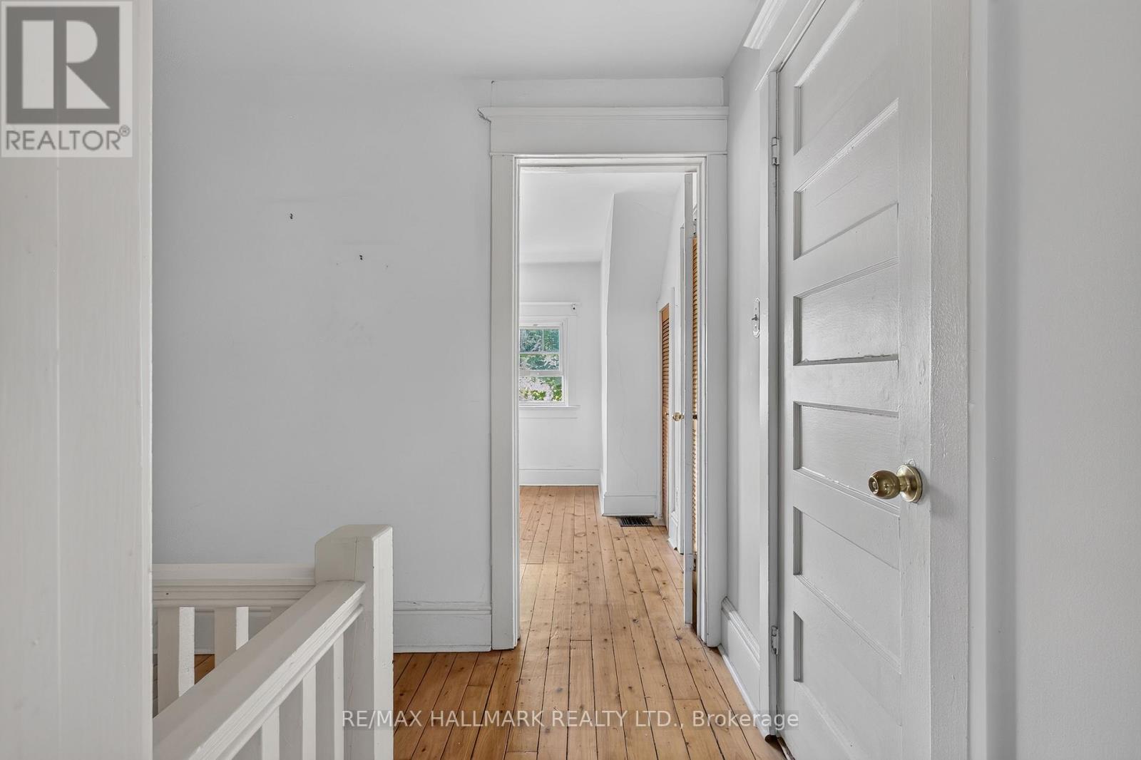 41 Dixon Avenue, Toronto, Ontario  M4L 1N4 - Photo 27 - E13509808