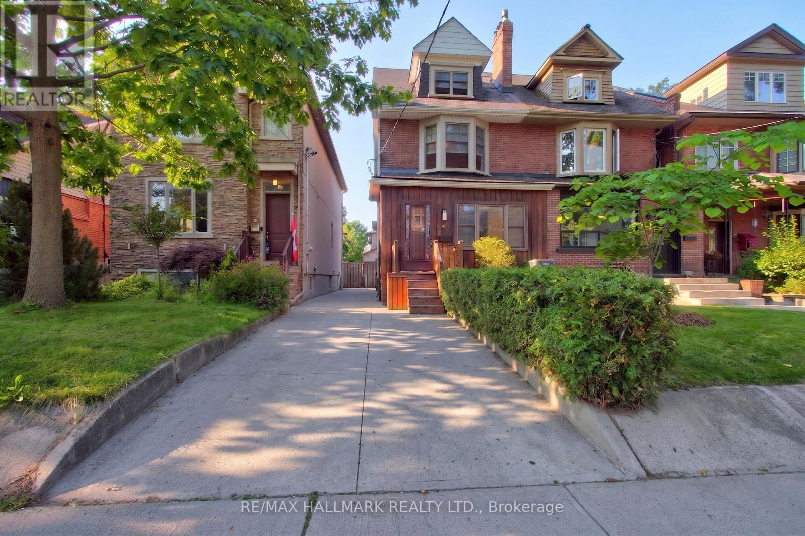 41 Dixon Avenue, Toronto, Ontario  M4L 1N4 - Photo 3 - E13509808