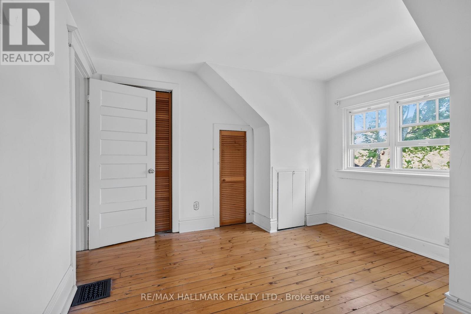 41 Dixon Avenue, Toronto, Ontario  M4L 1N4 - Photo 36 - E13509808
