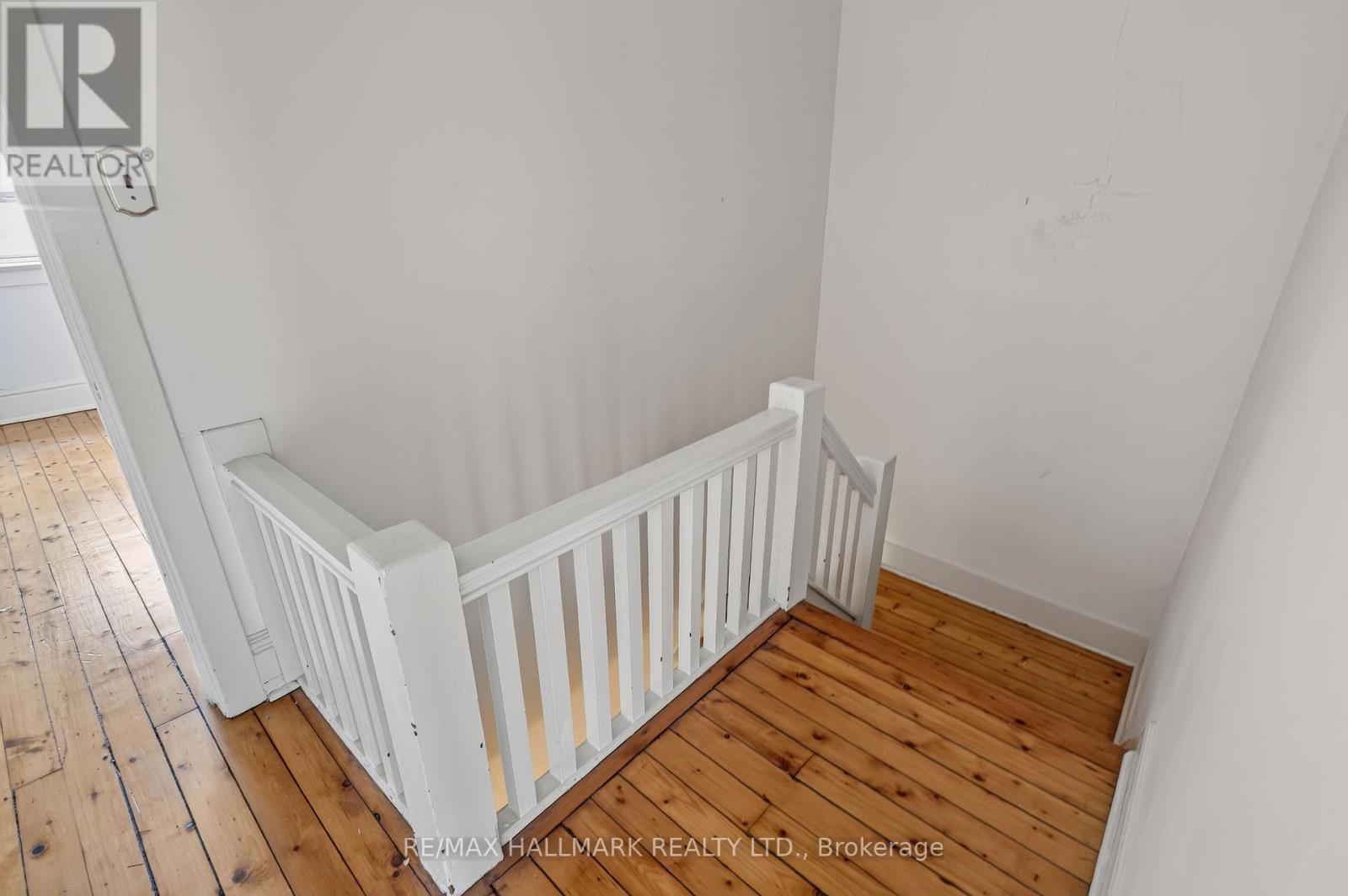 41 Dixon Avenue, Toronto, Ontario  M4L 1N4 - Photo 38 - E13509808