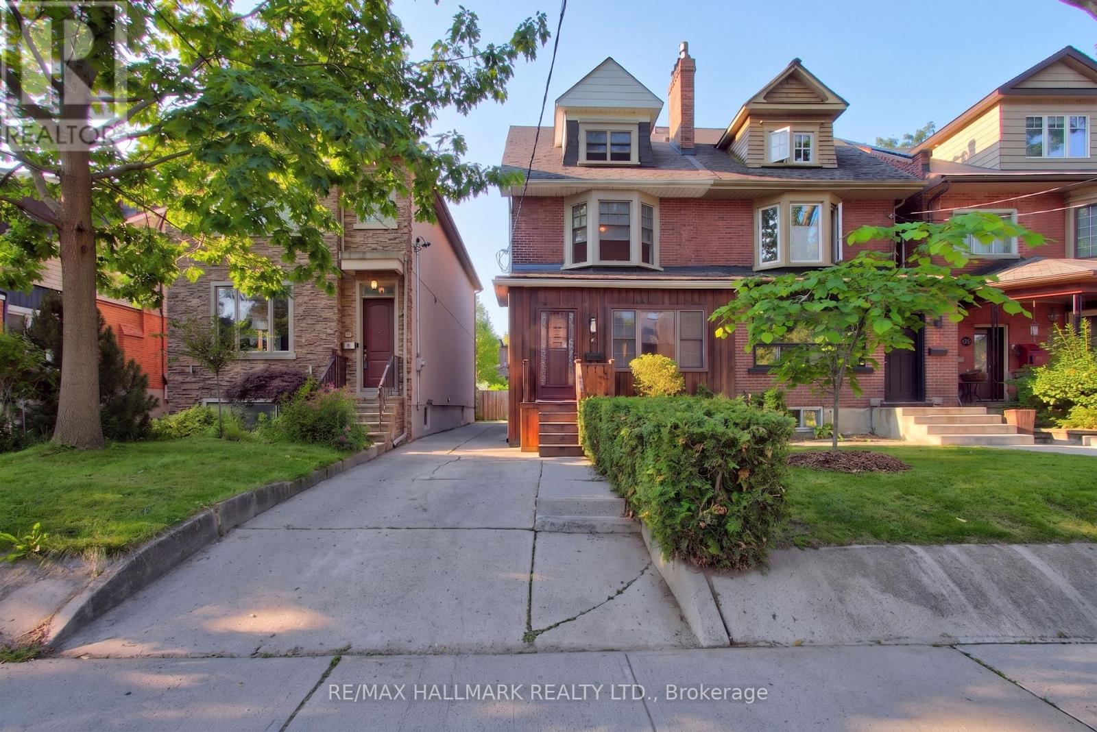 41 Dixon Avenue, Toronto, Ontario  M4L 1N4 - Photo 4 - E13509808