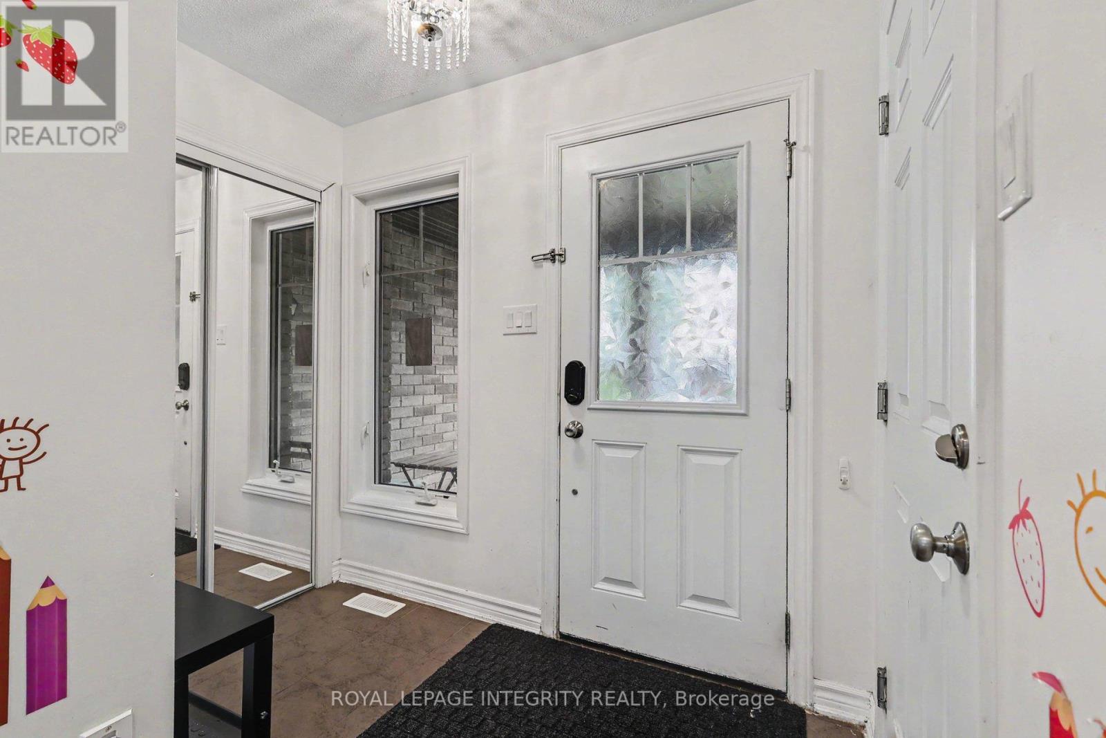 555 Foxlight Circle, Ottawa, Ontario K2M 0L9 - Photo 3 - X13509842
