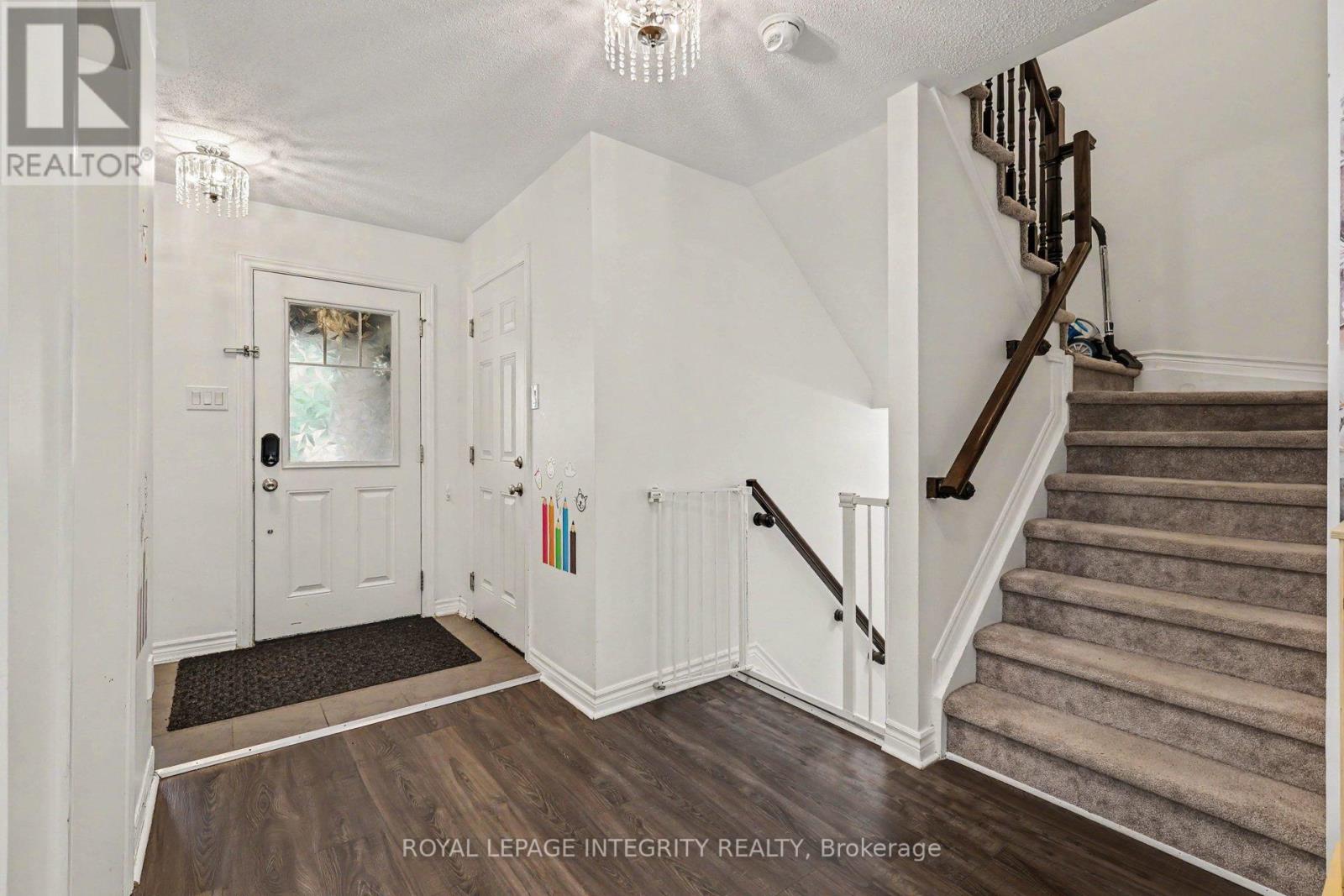 555 Foxlight Circle, Ottawa, Ontario K2M 0L9 - Photo 4 - X13509842