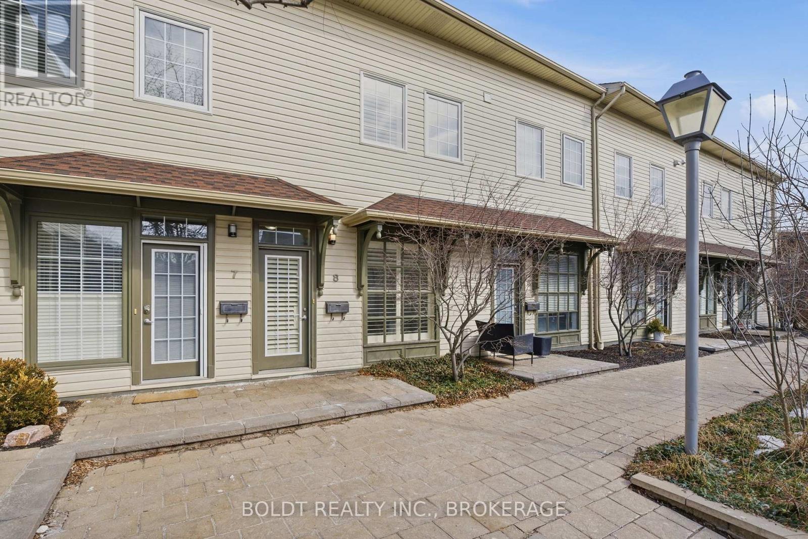 8 - 49 Ontario Street, Grimsby, Ontario  L3M 3H2 - Photo 2 - X13509874