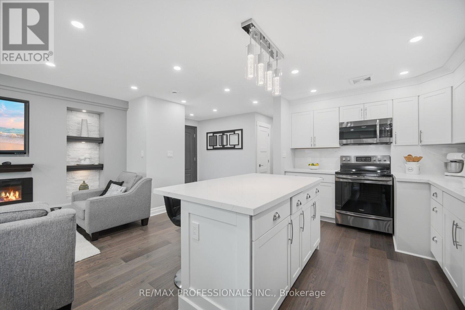 9 Tynevale Drive, Toronto, Ontario  M9R 2B3 - Photo 13 - W13509864