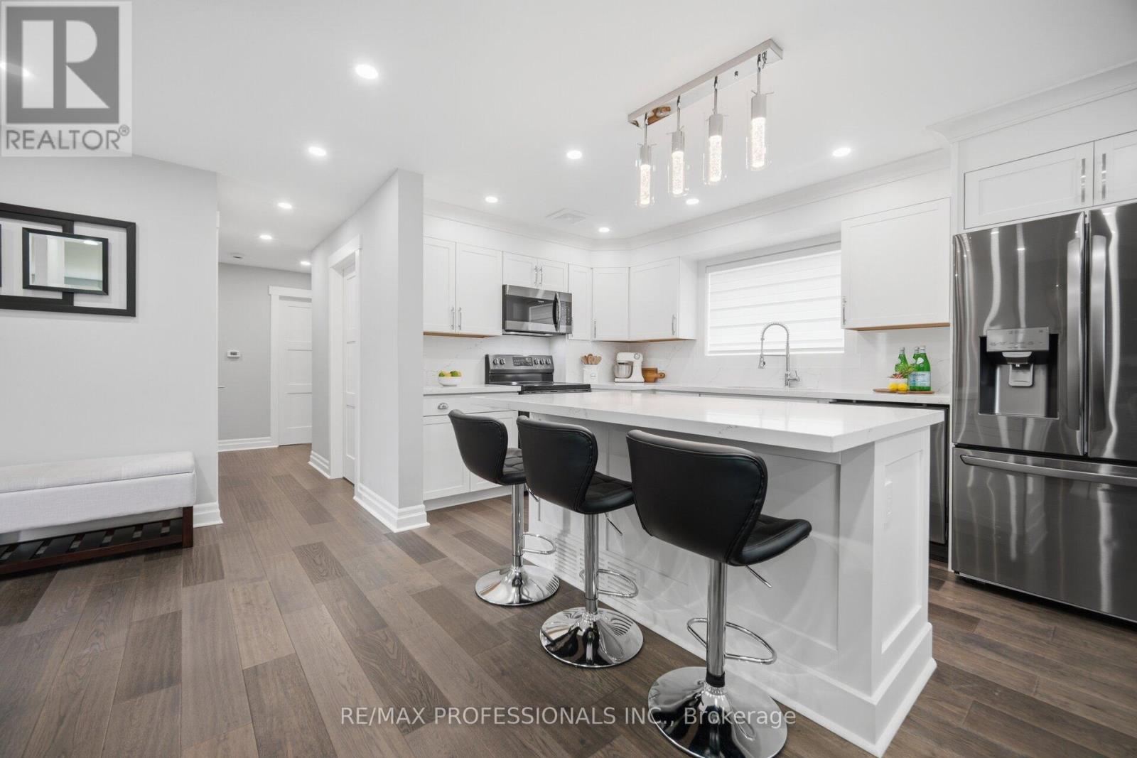 9 Tynevale Drive, Toronto, Ontario  M9R 2B3 - Photo 14 - W13509864