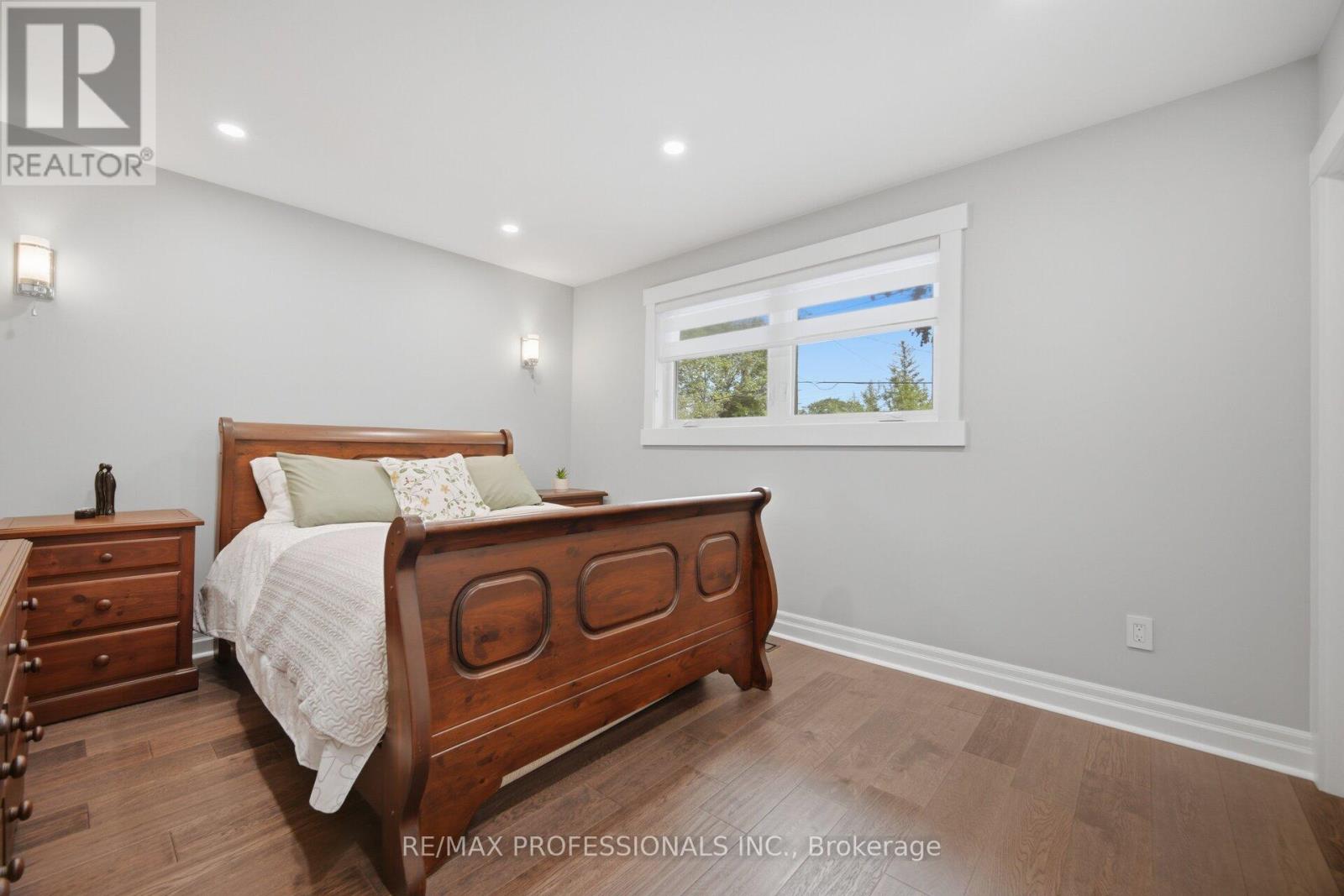 9 Tynevale Drive, Toronto, Ontario  M9R 2B3 - Photo 20 - W13509864