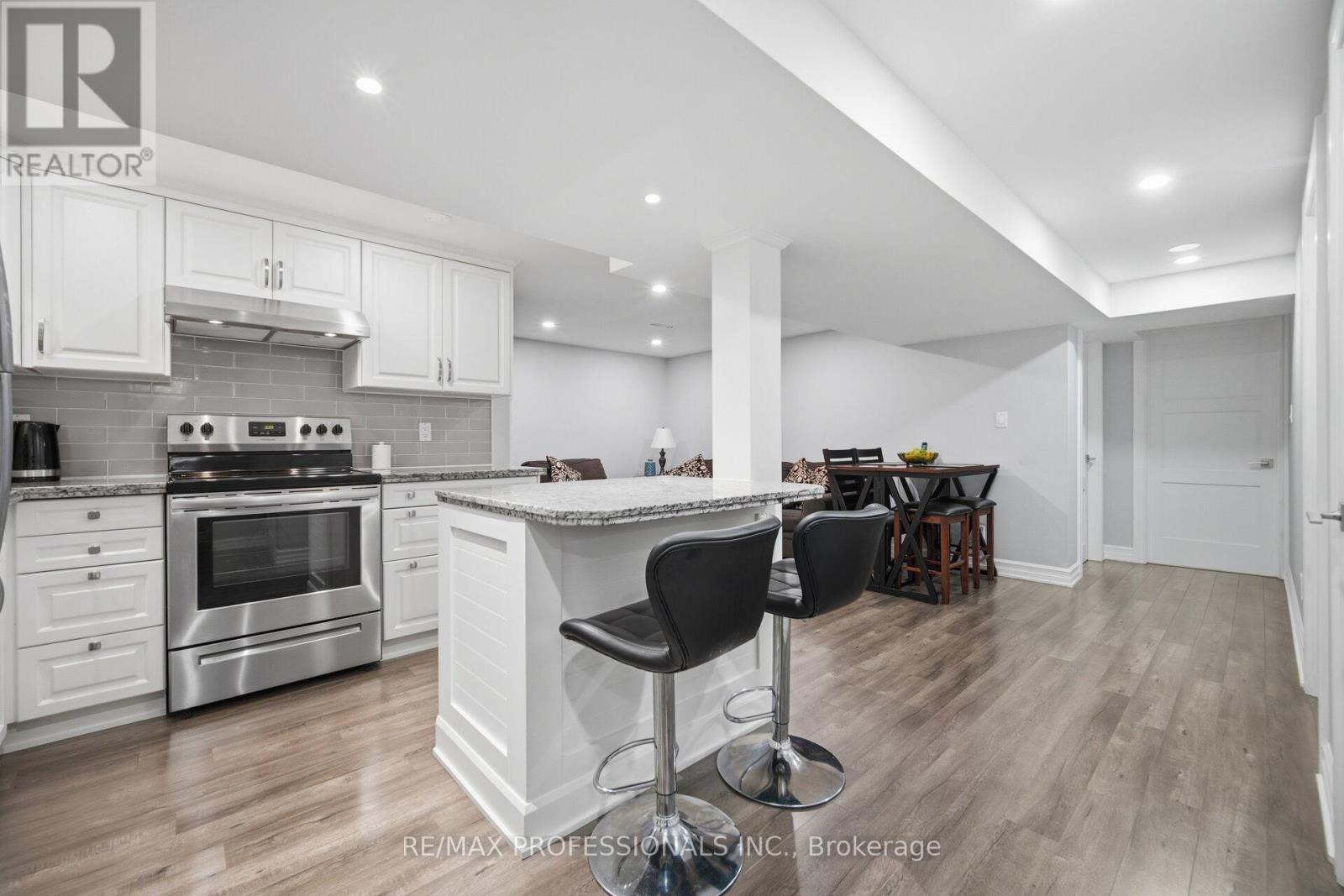 9 Tynevale Drive, Toronto, Ontario  M9R 2B3 - Photo 25 - W13509864