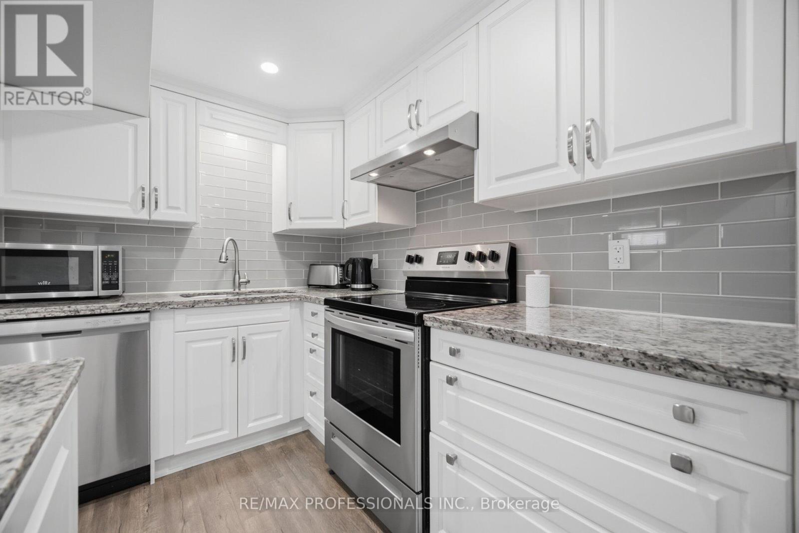 9 Tynevale Drive, Toronto, Ontario  M9R 2B3 - Photo 26 - W13509864