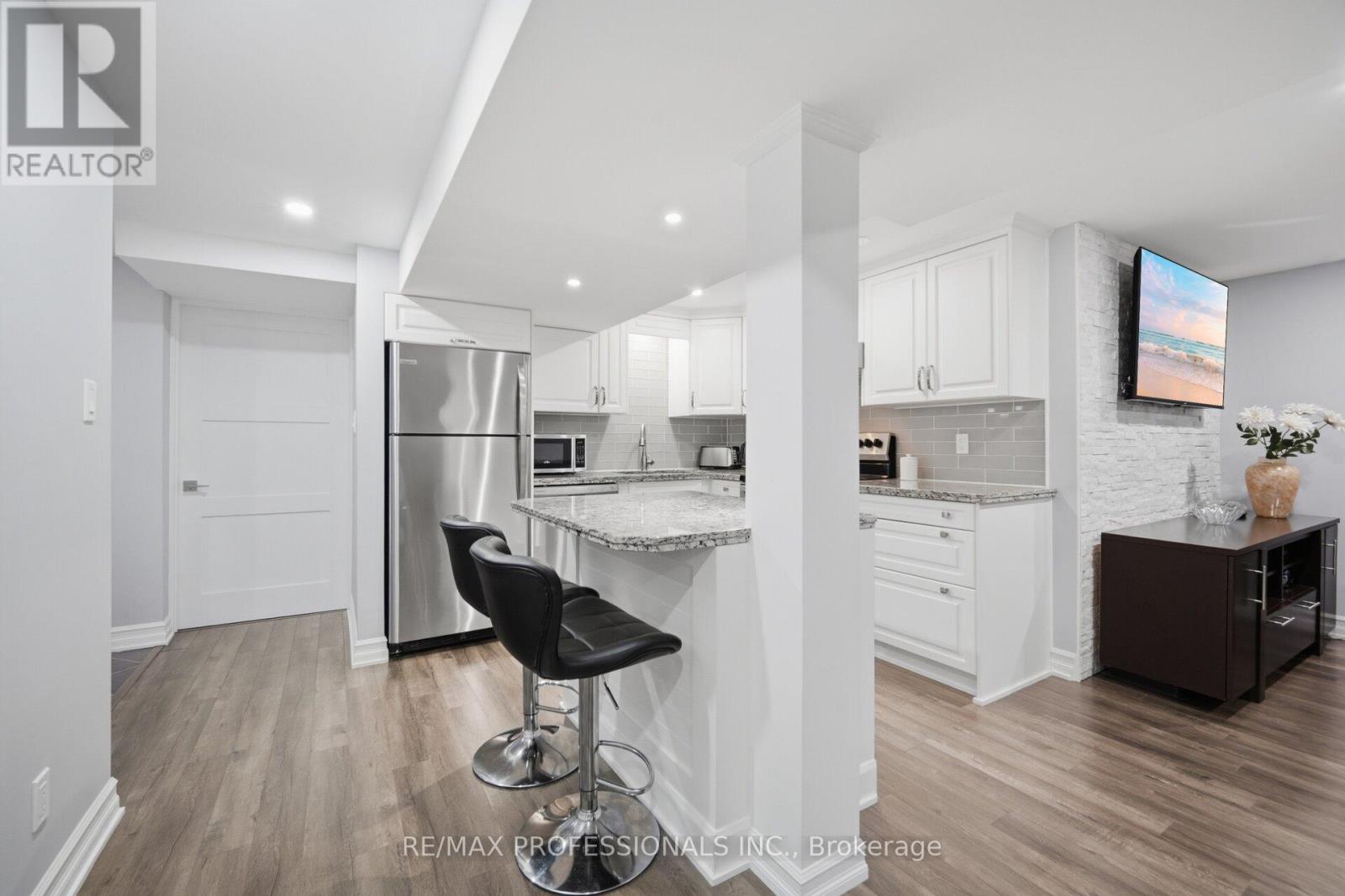 9 Tynevale Drive, Toronto, Ontario  M9R 2B3 - Photo 27 - W13509864
