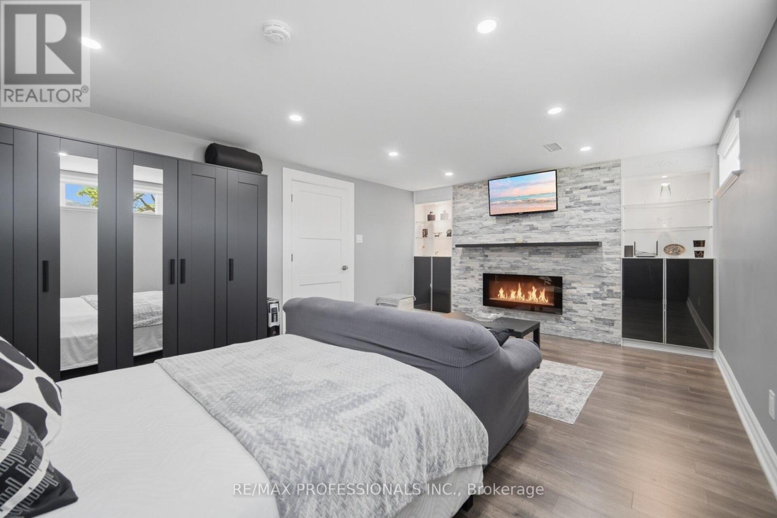 9 Tynevale Drive, Toronto, Ontario  M9R 2B3 - Photo 32 - W13509864