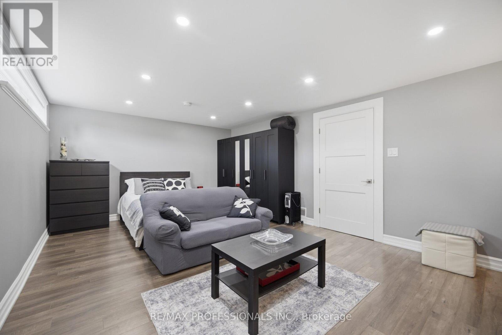 9 Tynevale Drive, Toronto, Ontario  M9R 2B3 - Photo 33 - W13509864