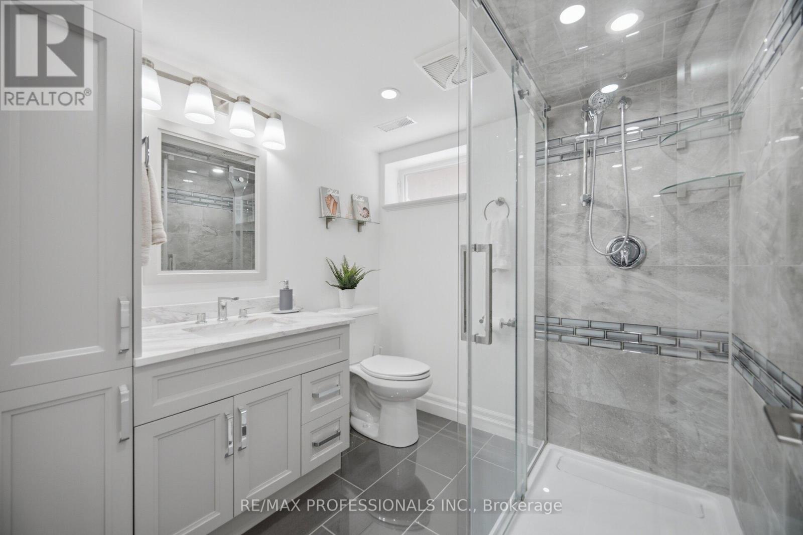 9 Tynevale Drive, Toronto, Ontario  M9R 2B3 - Photo 36 - W13509864