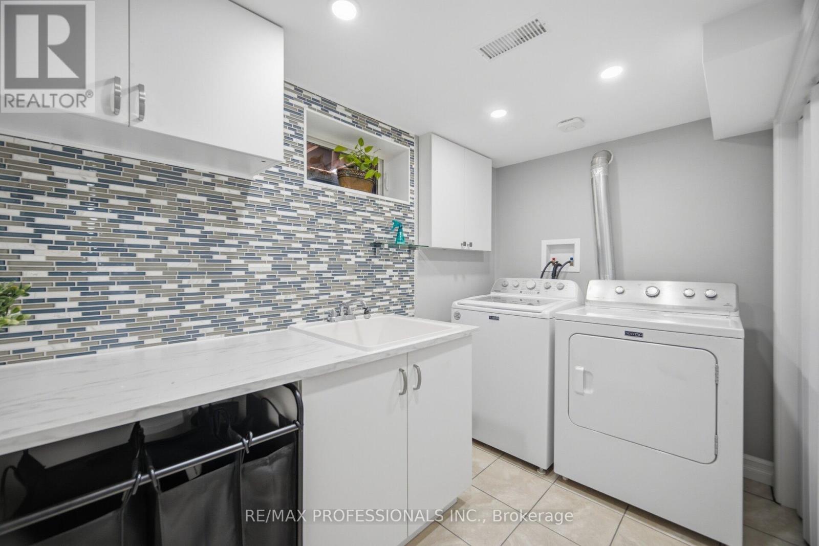 9 Tynevale Drive, Toronto, Ontario  M9R 2B3 - Photo 37 - W13509864