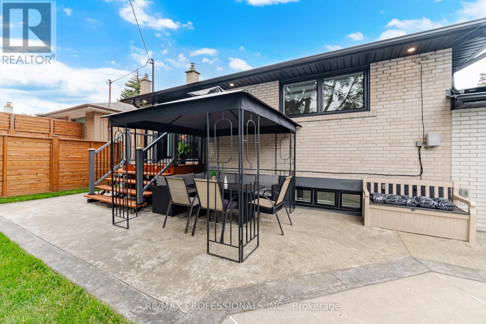 9 Tynevale Drive, Toronto, Ontario  M9R 2B3 - Photo 43 - W13509864