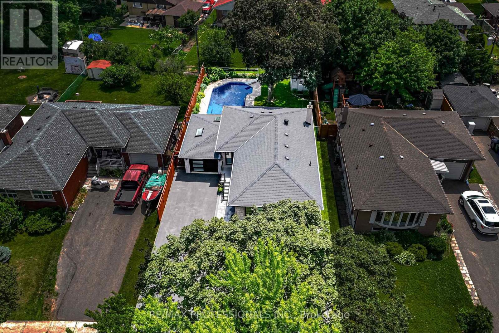 9 Tynevale Drive, Toronto, Ontario  M9R 2B3 - Photo 49 - W13509864