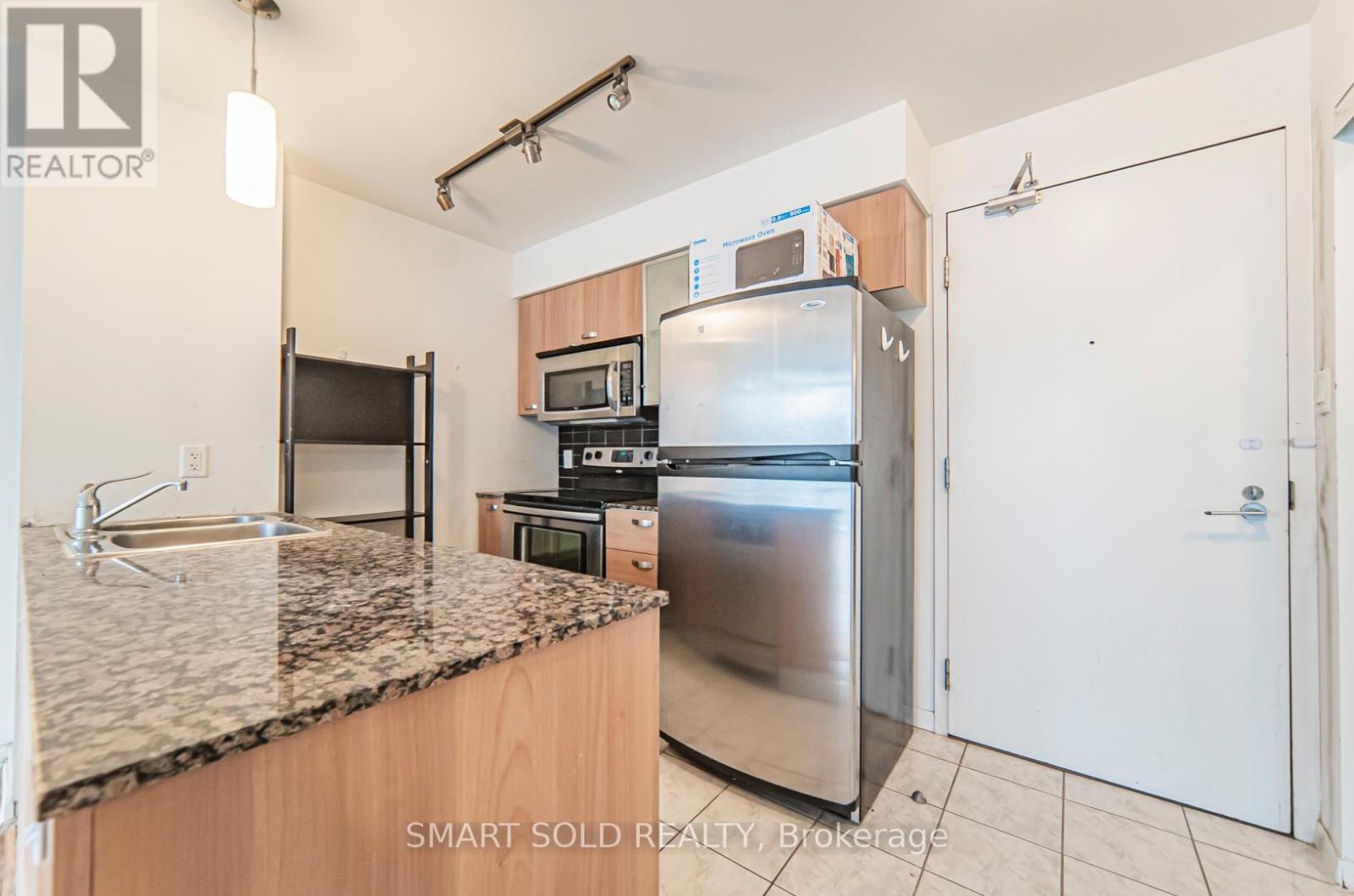 3708 - 38 Grenville Street, Toronto, Ontario  M4Y 1A5 - Photo 4 - C13509900