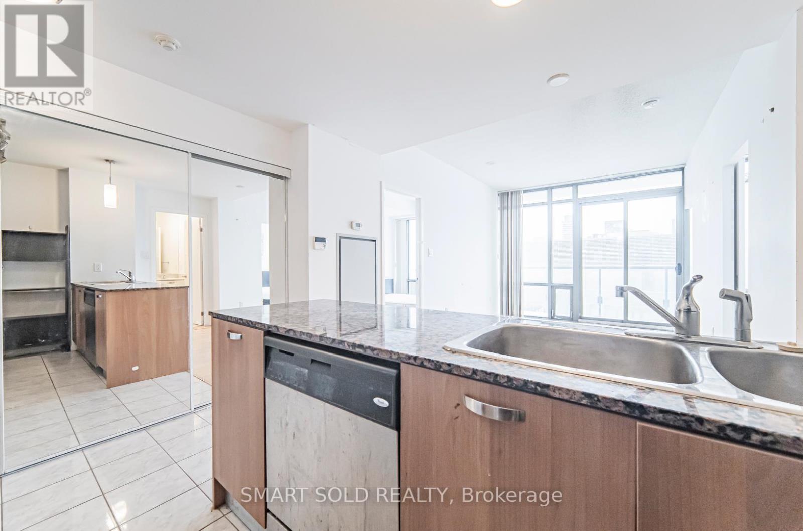 3708 - 38 Grenville Street, Toronto, Ontario  M4Y 1A5 - Photo 5 - C13509900