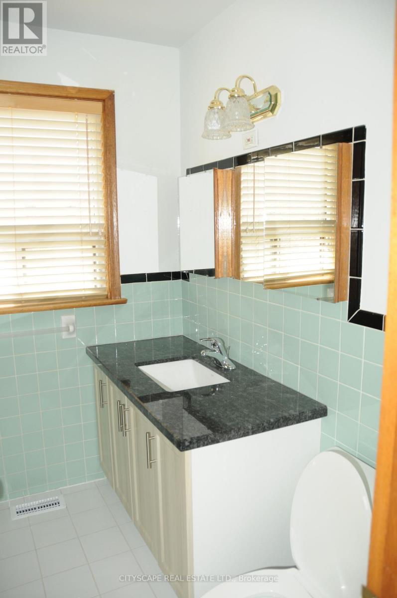 Upper Floor - 49 Algoma Street, Toronto, Ontario  M8Y 1C4 - Photo 14 - W13509910